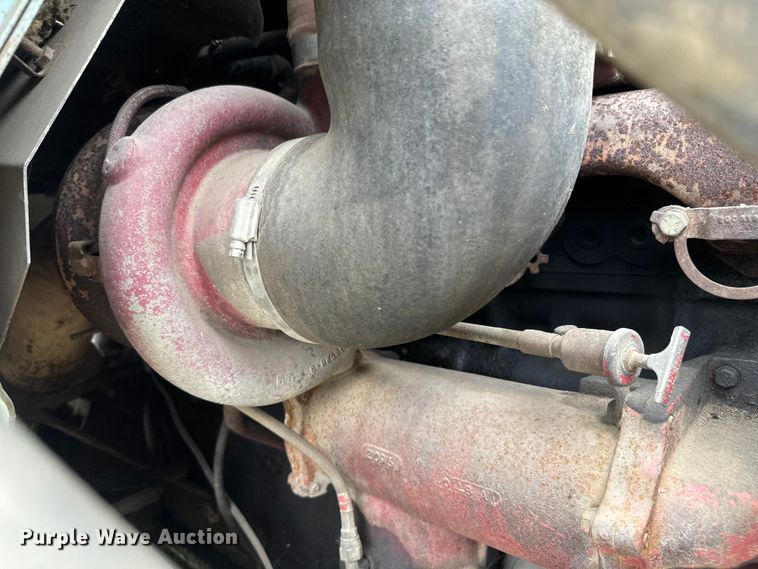 image for item NS9509 1979 International  F2275 grain truck