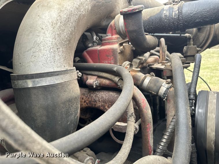 image for item NS9509 1979 International  F2275 grain truck