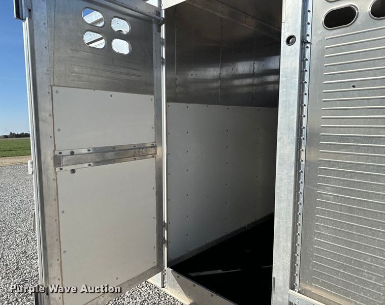 image for item NU9524 2007 Wilson PSSC-8420T livestock trailer
