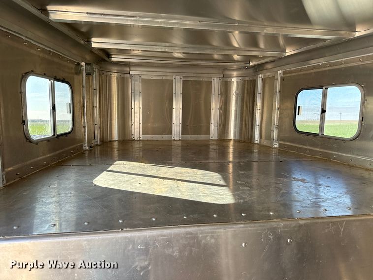 image for item NU9524 2007 Wilson PSSC-8420T livestock trailer