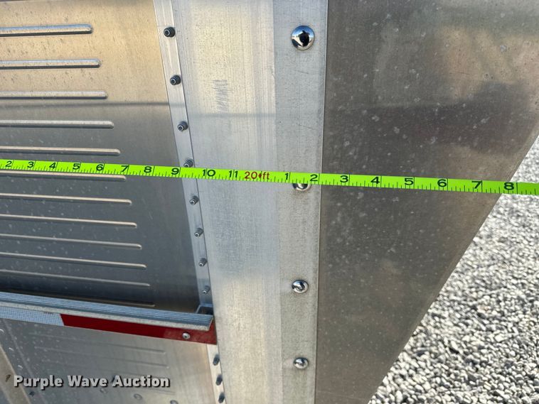 image for item NU9524 2007 Wilson PSSC-8420T livestock trailer