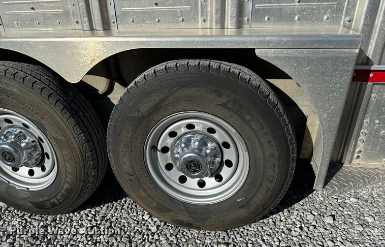 image for item NU9524 2007 Wilson PSSC-8420T livestock trailer