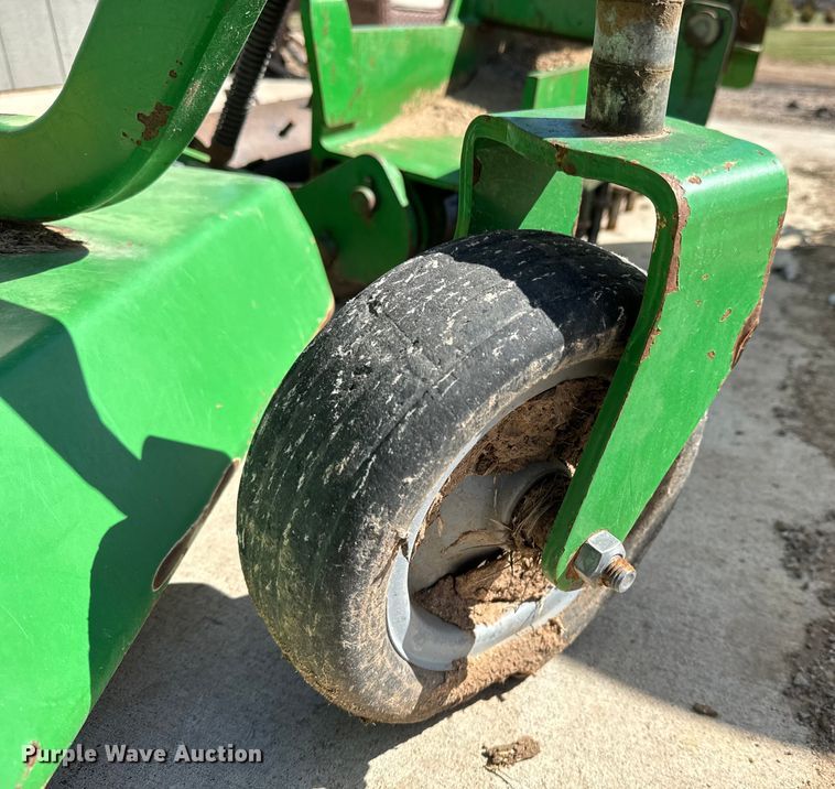 image for item NU9528 Lawn equipment