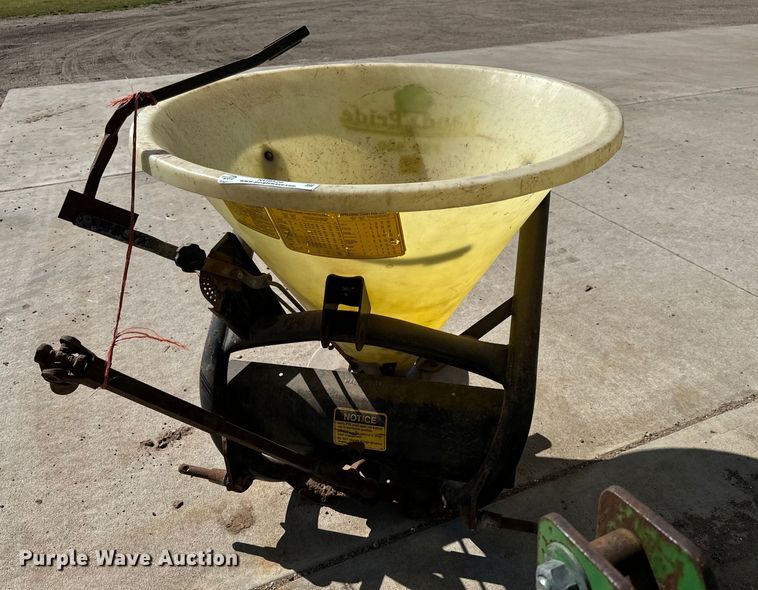 image for item NU9528 Lawn equipment