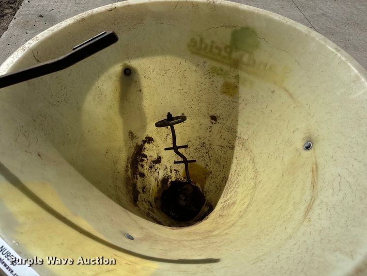 image for item NU9528 Lawn equipment