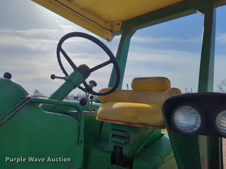 image for item NZ9424 1969 John Deere 4020 tractor