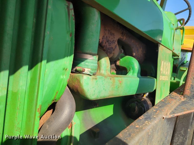 image for item NZ9424 1969 John Deere 4020 tractor