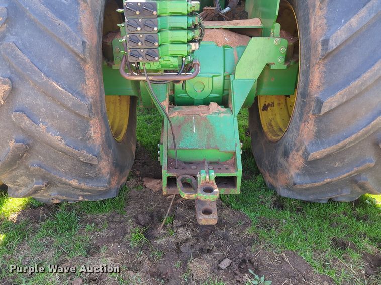 image for item NZ9426 2001 John Deere 9400 4WD tractor