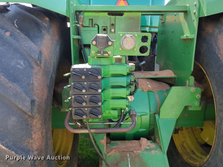 image for item NZ9426 2001 John Deere 9400 4WD tractor