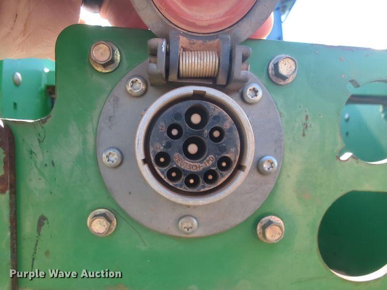 image for item NZ9426 2001 John Deere 9400 4WD tractor