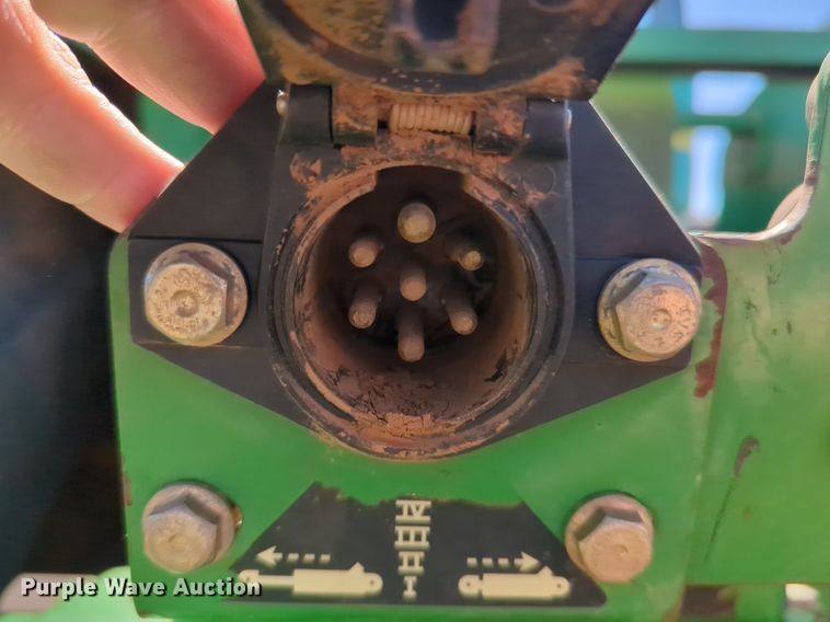 image for item NZ9426 2001 John Deere 9400 4WD tractor