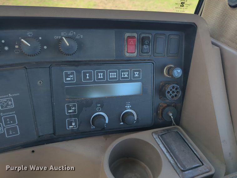 image for item NZ9426 2001 John Deere 9400 4WD tractor