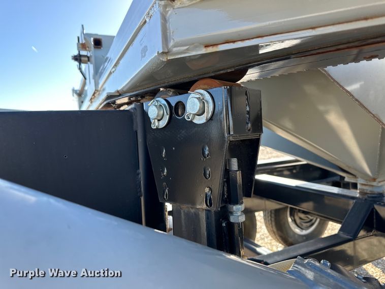 image for item OA9627 2016 Crustbuster 4BSTE seed tender