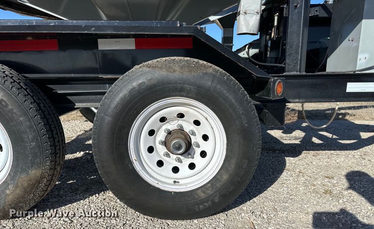 image for item OA9627 2016 Crustbuster 4BSTE seed tender