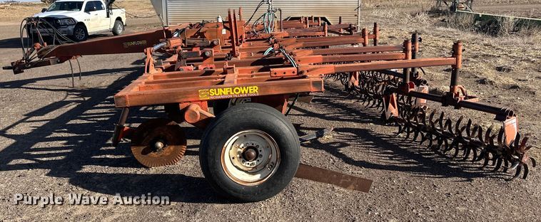 image for item OA9685 Sunflower 3670 sweep plow