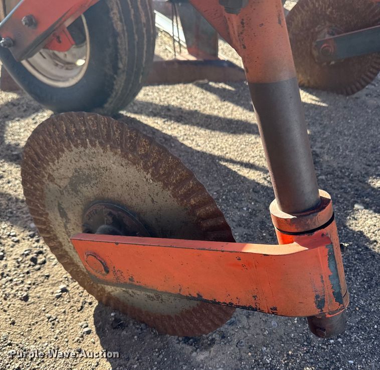 image for item OA9685 Sunflower 3670 sweep plow