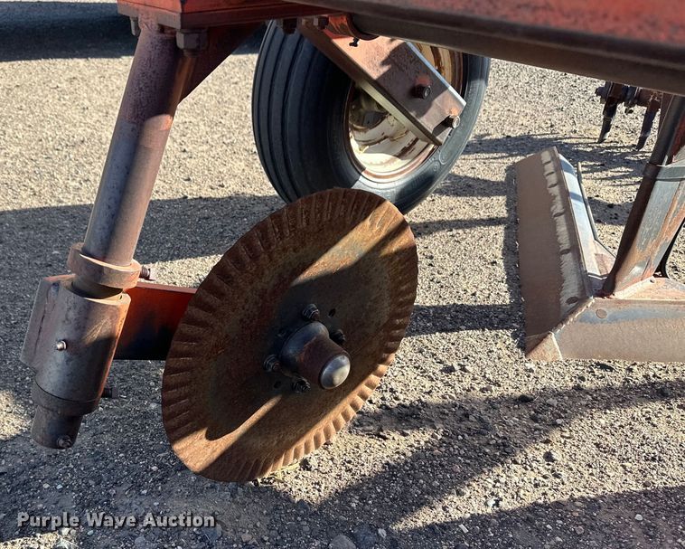 image for item OA9685 Sunflower 3670 sweep plow