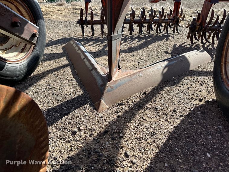 image for item OA9685 Sunflower 3670 sweep plow