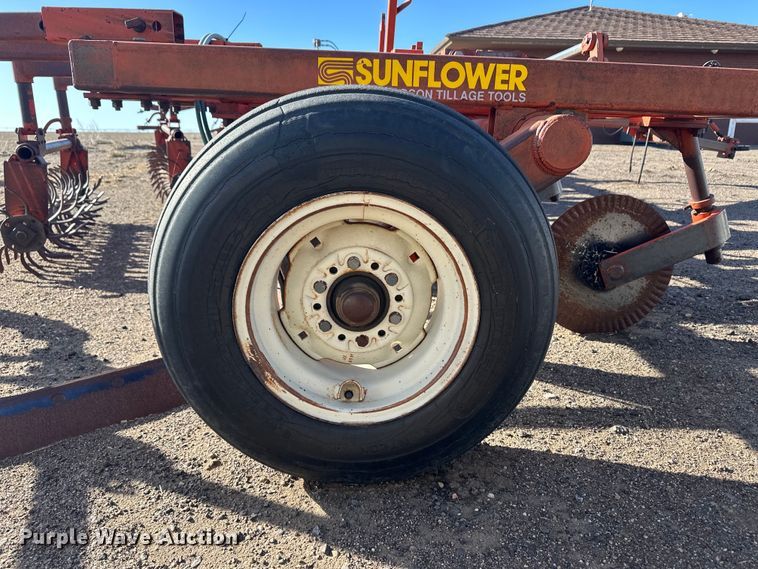 image for item OA9685 Sunflower 3670 sweep plow