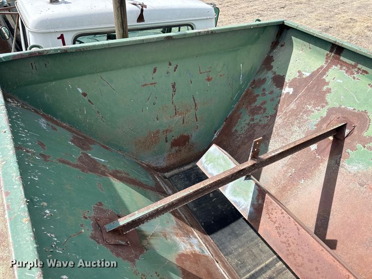 image for item OA9701 1983 International 1955 Easy-Rider applicator truck