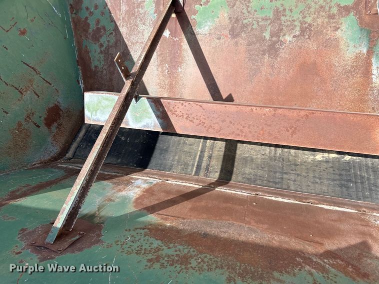 image for item OA9701 1983 International 1955 Easy-Rider applicator truck