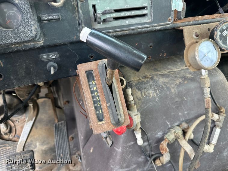 image for item OA9701 1983 International 1955 Easy-Rider applicator truck