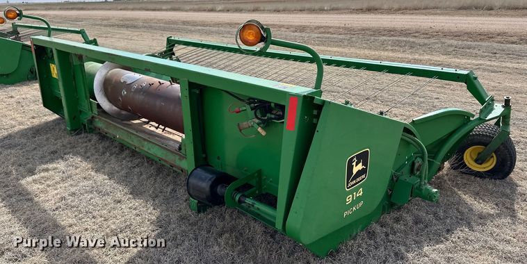 image for item OA9703 John Deere 914 pickup head