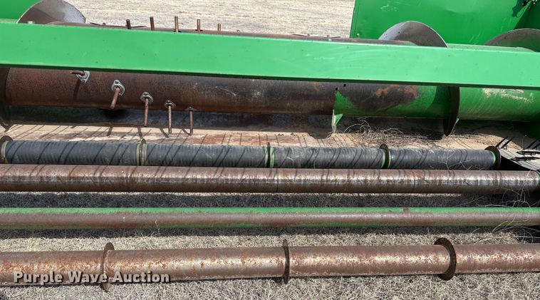 image for item OA9703 John Deere 914 pickup head