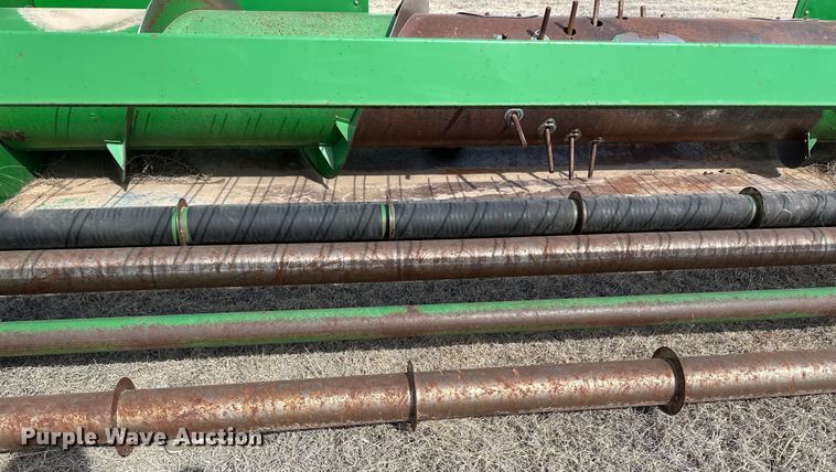 image for item OA9703 John Deere 914 pickup head