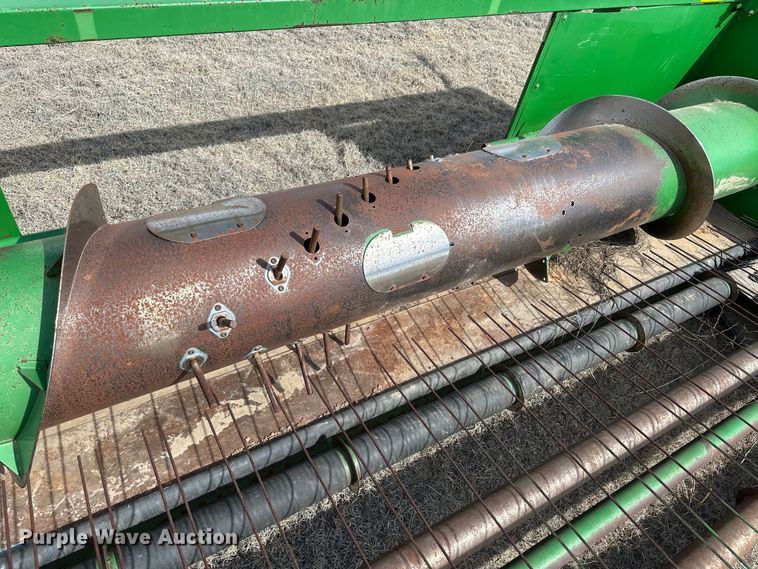 image for item OA9703 John Deere 914 pickup head