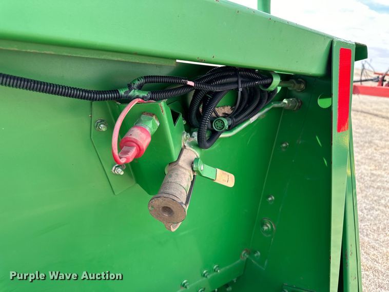 image for item OA9703 John Deere 914 pickup head