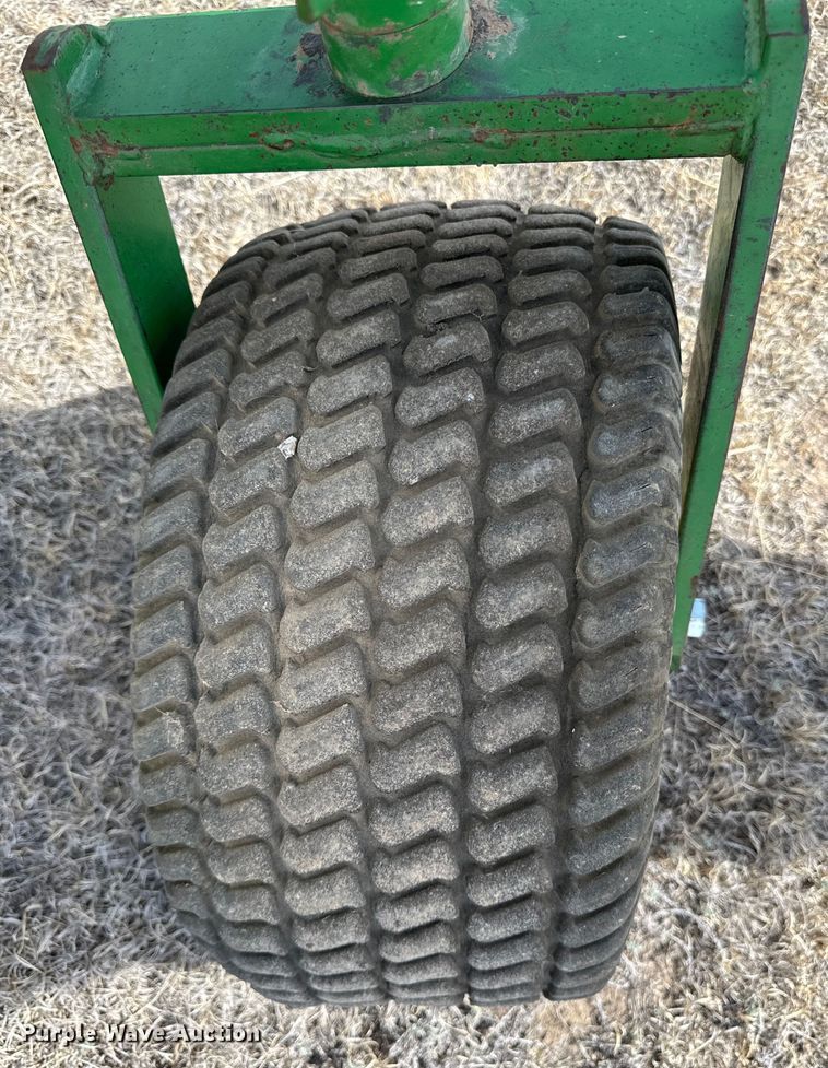 image for item OA9703 John Deere 914 pickup head