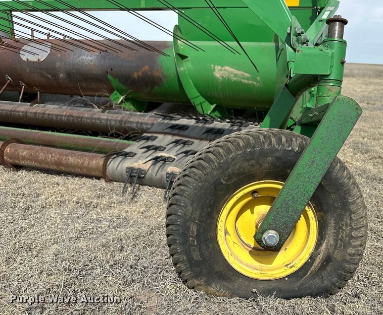 image for item OA9703 John Deere 914 pickup head