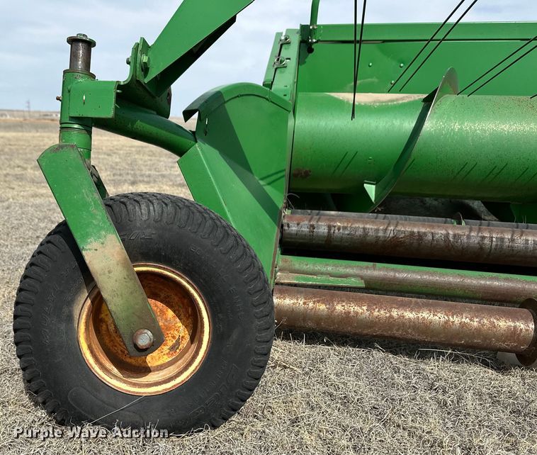 image for item OA9703 John Deere 914 pickup head
