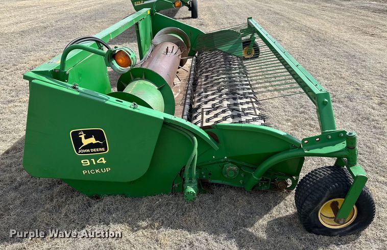 image for item OA9704 John Deere 914 pickup head