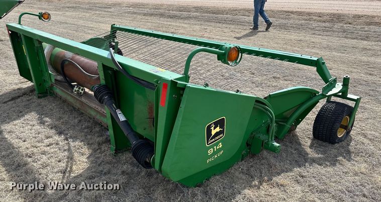 image for item OA9704 John Deere 914 pickup head