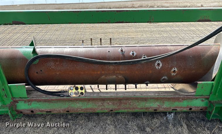 image for item OA9704 John Deere 914 pickup head