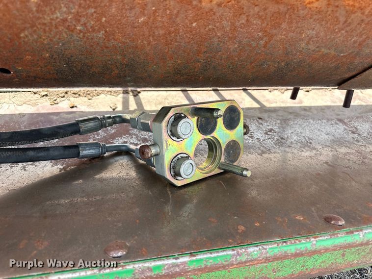 image for item OA9704 John Deere 914 pickup head