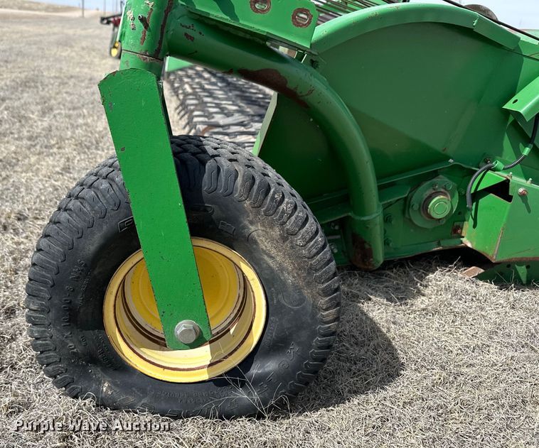 image for item OA9704 John Deere 914 pickup head