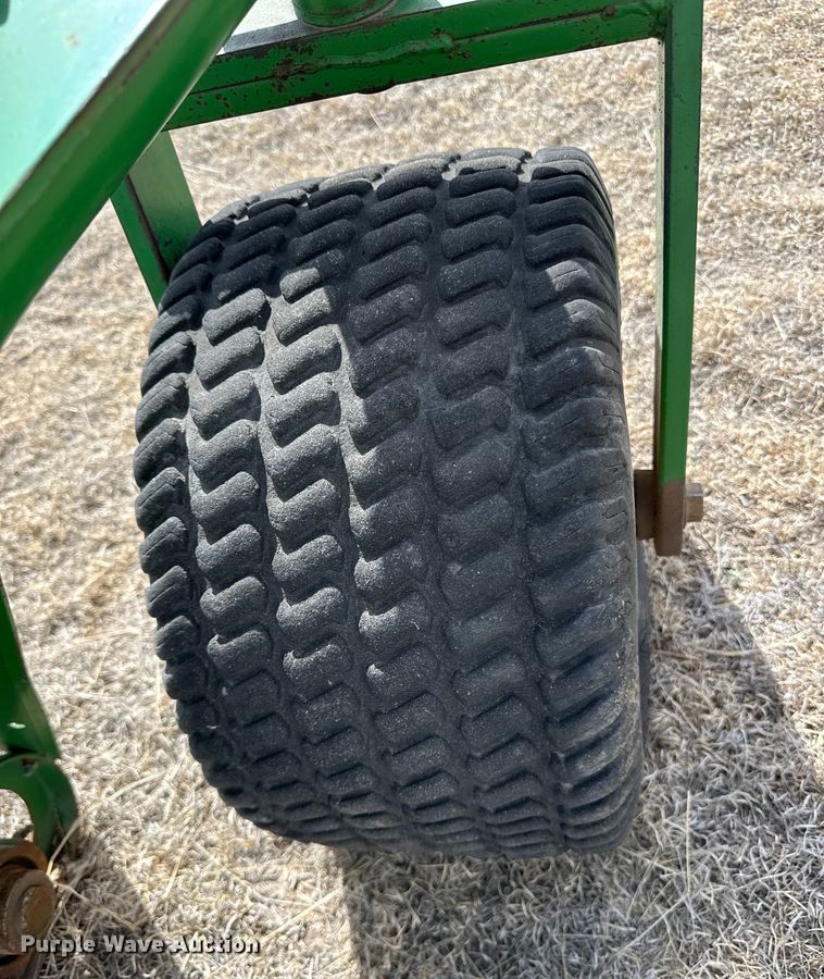 image for item OA9704 John Deere 914 pickup head