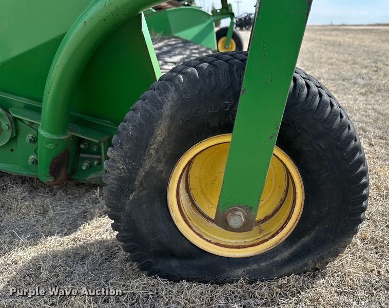 image for item OA9704 John Deere 914 pickup head