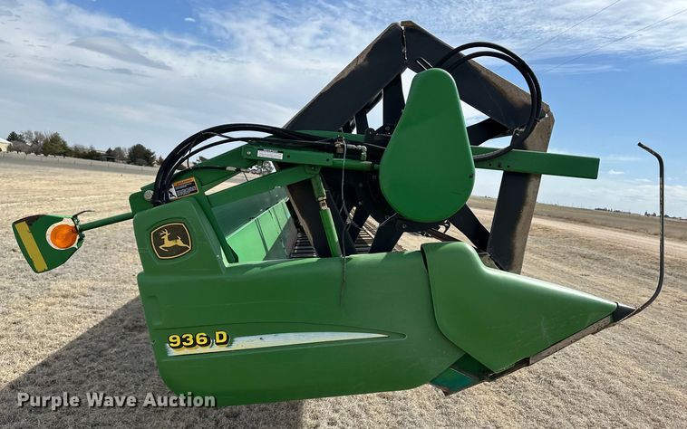 image for item OA9705 John Deere 936D draper head