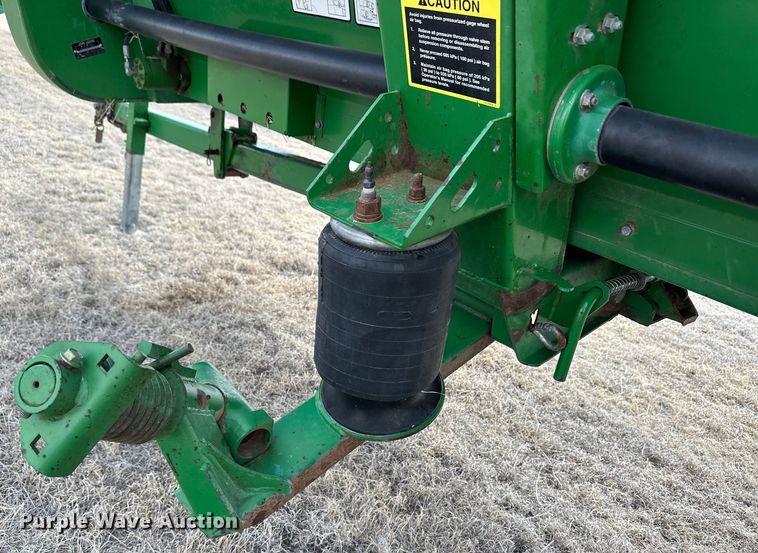 image for item OA9705 John Deere 936D draper head