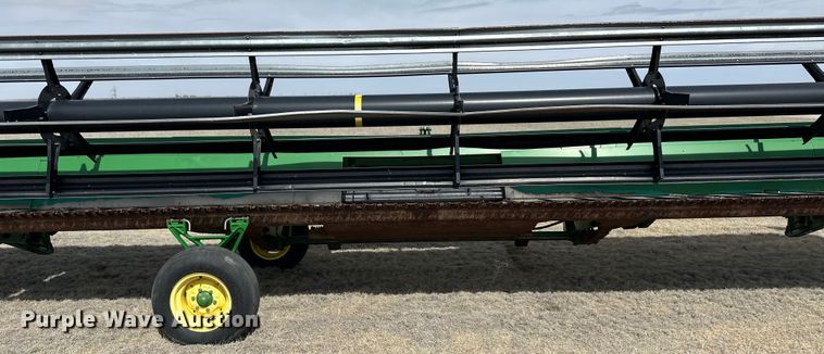 image for item OA9706 John Deere 936D draper head