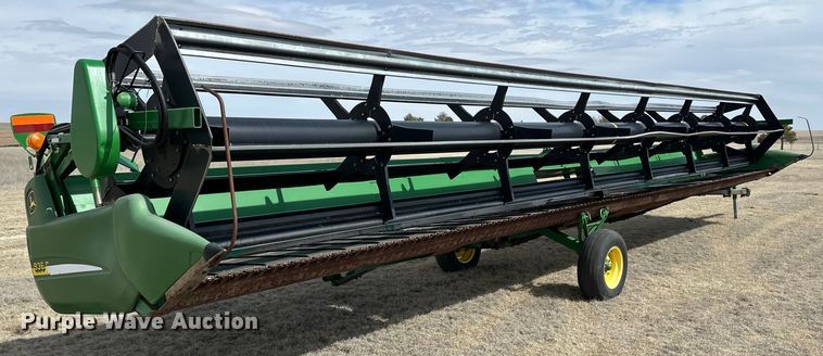 image for item OA9706 John Deere 936D draper head