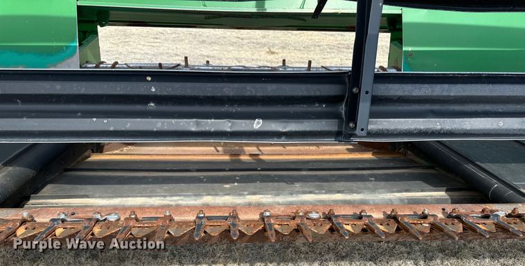 image for item OA9706 John Deere 936D draper head