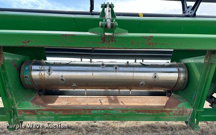 image for item OA9706 John Deere 936D draper head