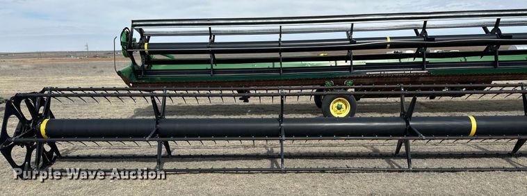 image for item OA9706 John Deere 936D draper head