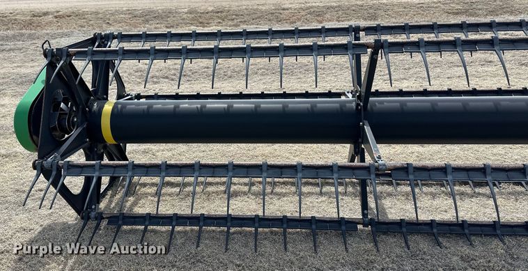 image for item OA9706 John Deere 936D draper head