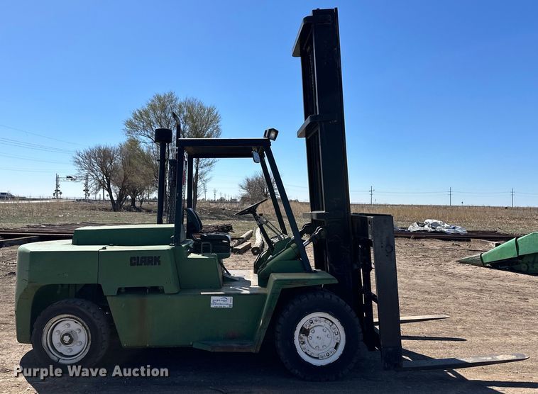 image for item OA9737 1980 Clark 0500-Y155 forklift